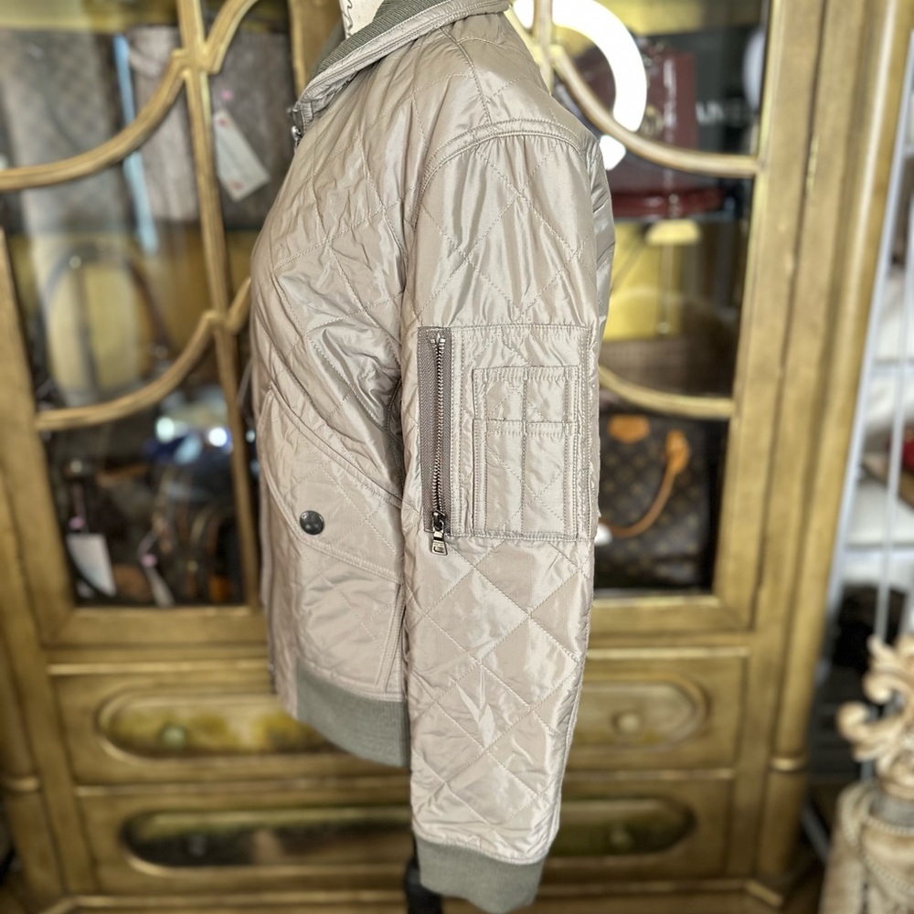 Burberry Black Label Quilted Bomber Jacket Size M Taupe Nylon Japan Exclusive - Picture 2 of 16